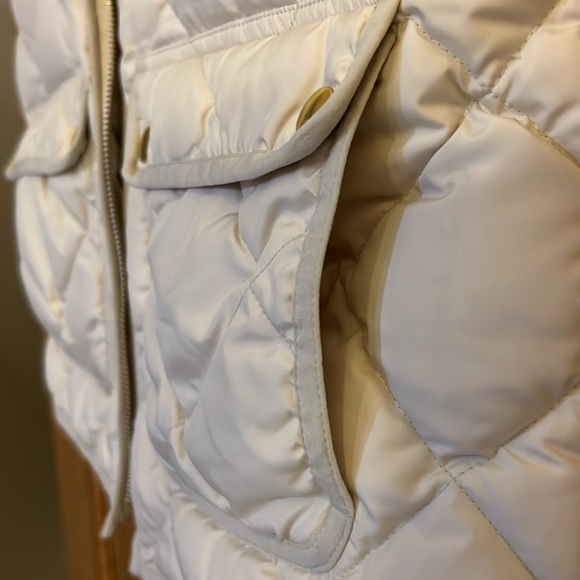 NEW J.Crew Cream Down Quilted Vest, Size Small - Picture 3 of 7